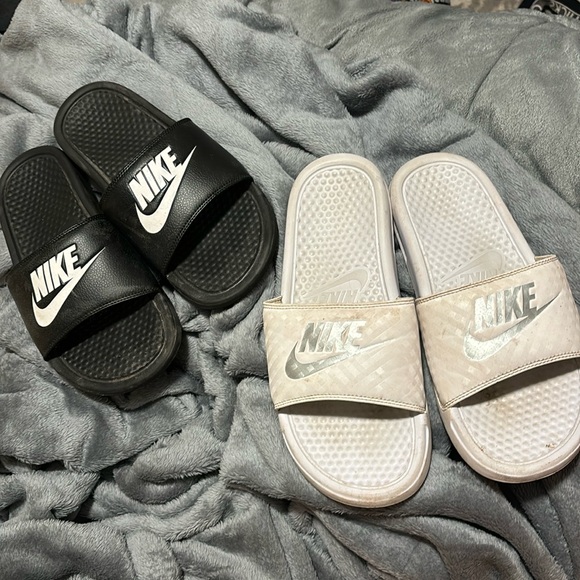 Nike slides - Picture 1 of 1